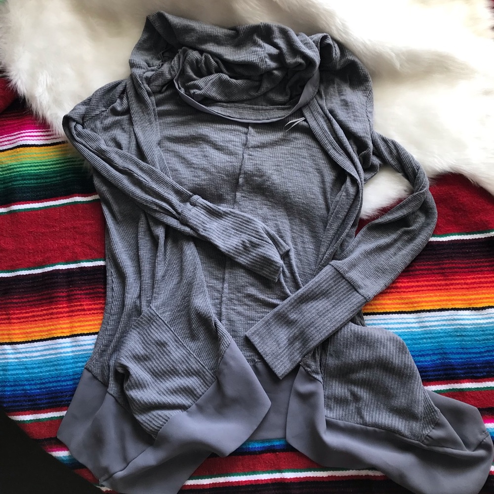 Princess Vera Wang Cardigan Small